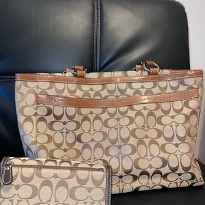 Coach purse and wallet